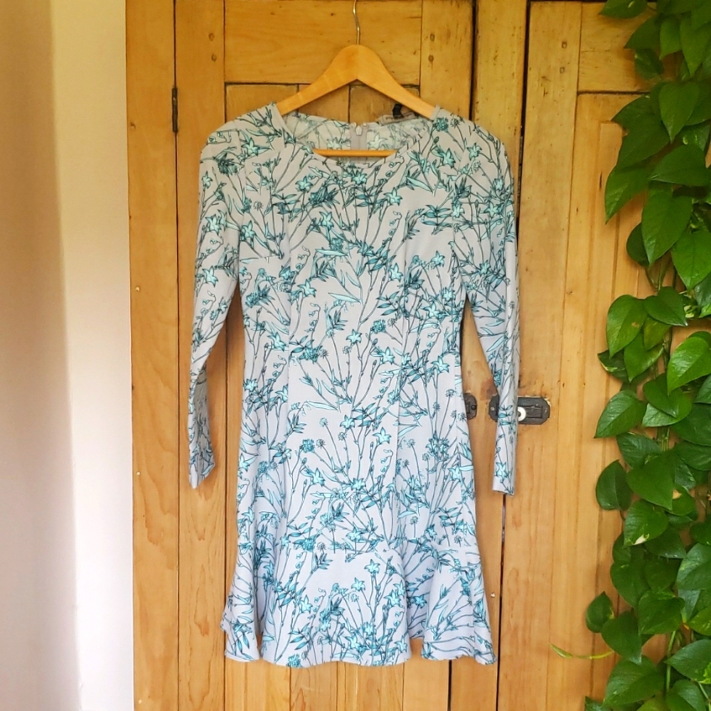 Adorable Banana Republic Petite 00 long sleeve dress